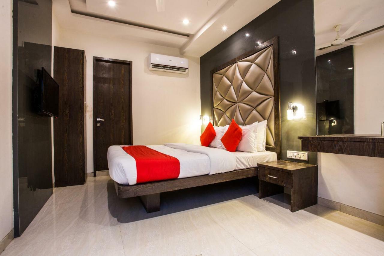 Oyo 37559 Hotel Al Haram Bombay Eksteriør billede