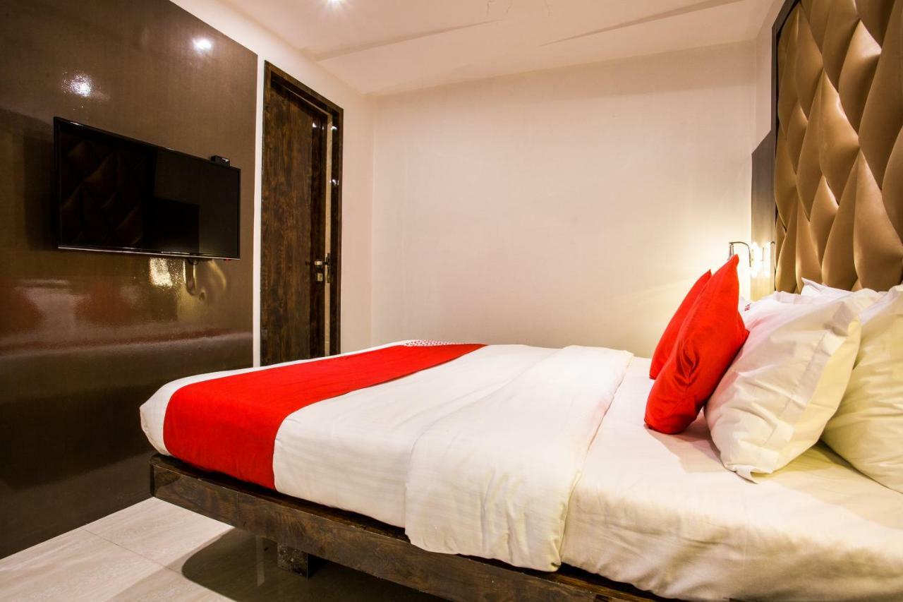 Oyo 37559 Hotel Al Haram Bombay Eksteriør billede