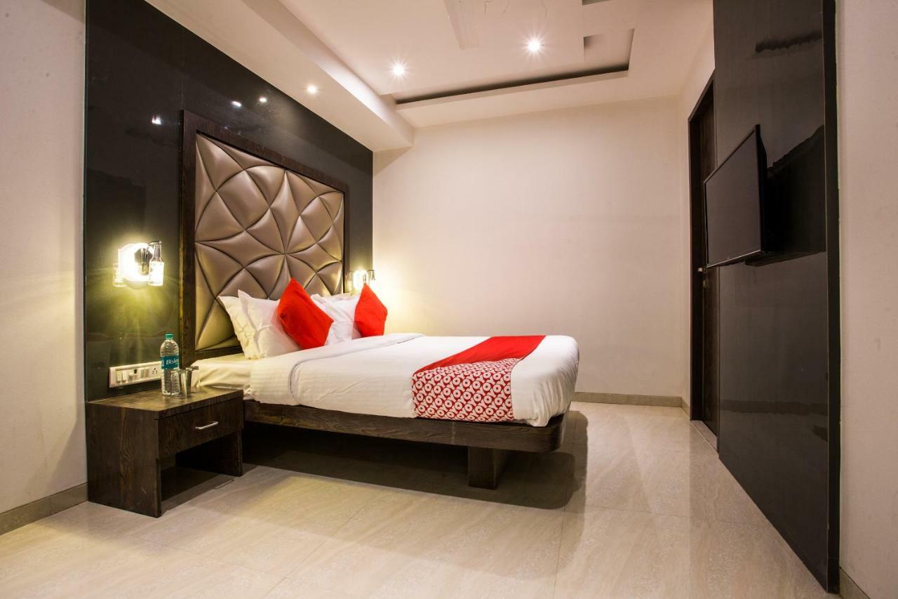 Oyo 37559 Hotel Al Haram Bombay Eksteriør billede